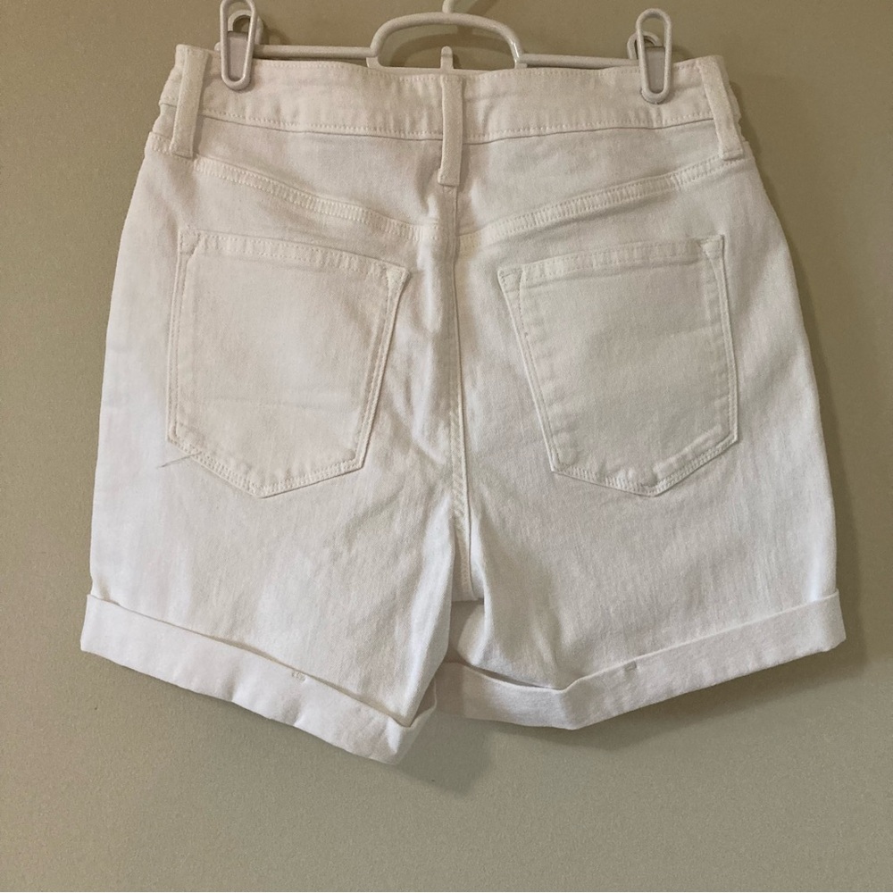 Sonoma Goods for Life White Denim Cuffed High Rise Shorts Women’s Size 8 NWT - Picture 2 of 10